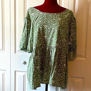 SHEIN curve top green with white pattern.